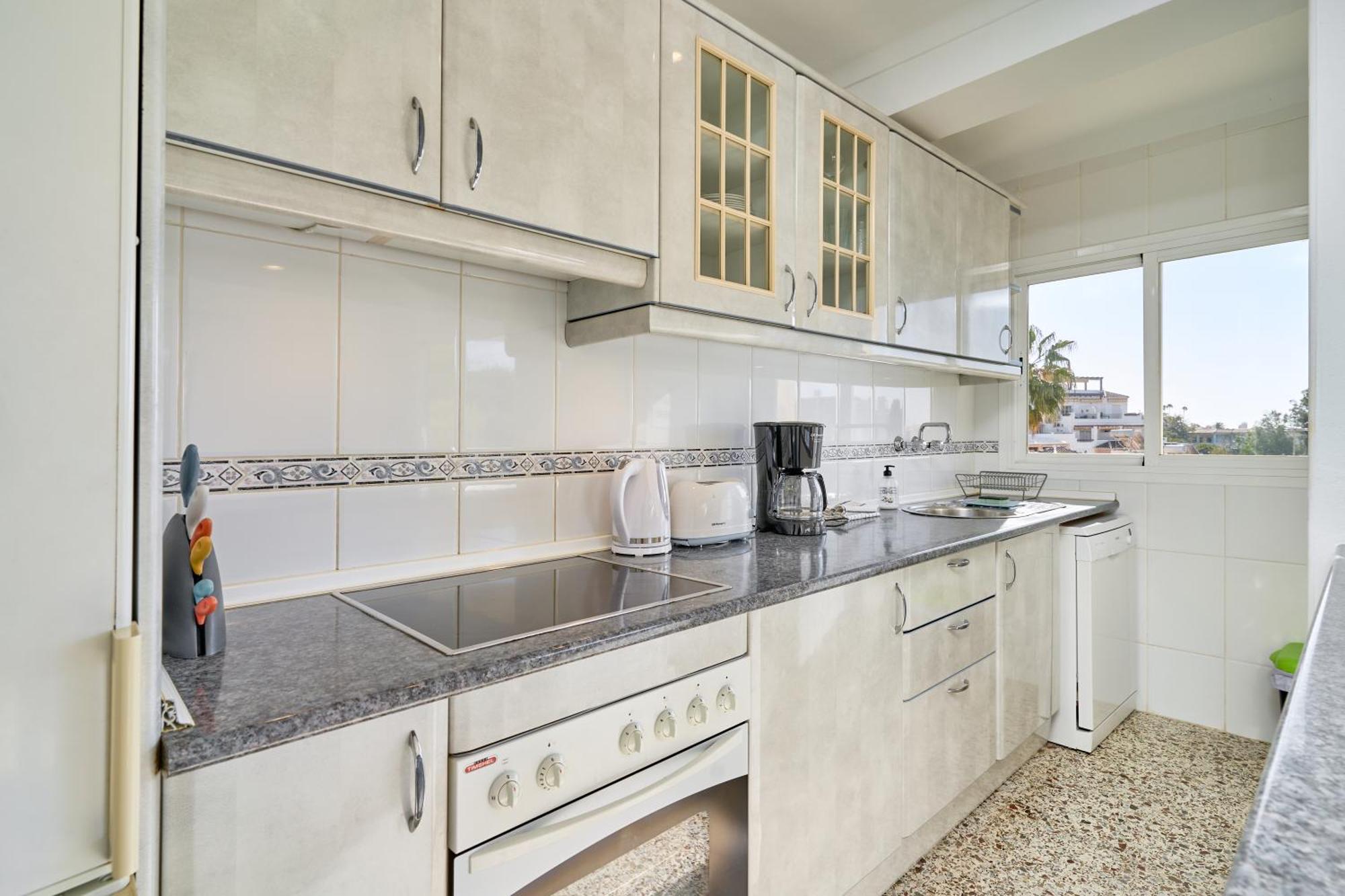 Bright And Spacious 2 Bed Apt Nerja Dış mekan fotoğraf